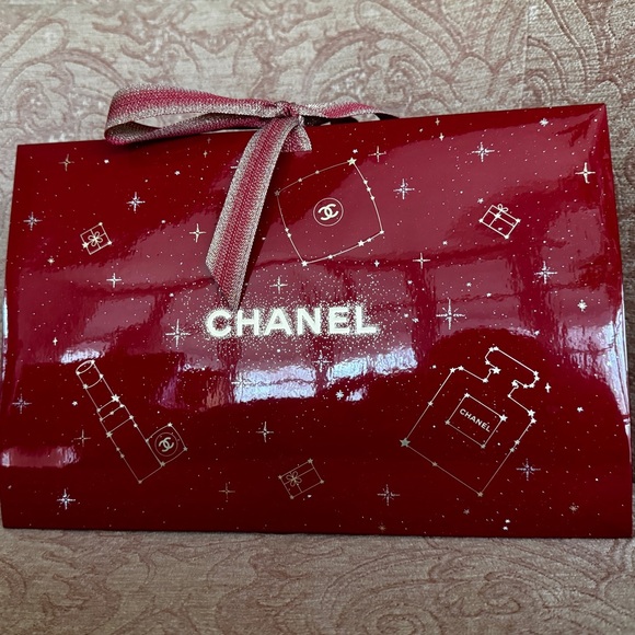 Chanel Shiny Red and Gold Holiday Gift Bag - Picture 2 of 12